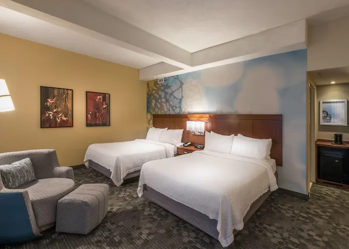 Courtyard By Marriott Downtown 4*