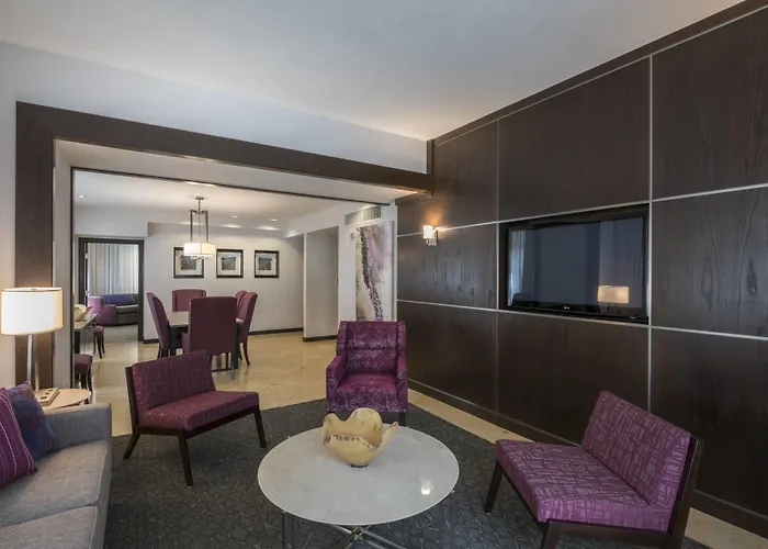 Courtyard By Marriott Downtown Hotel Tulsa