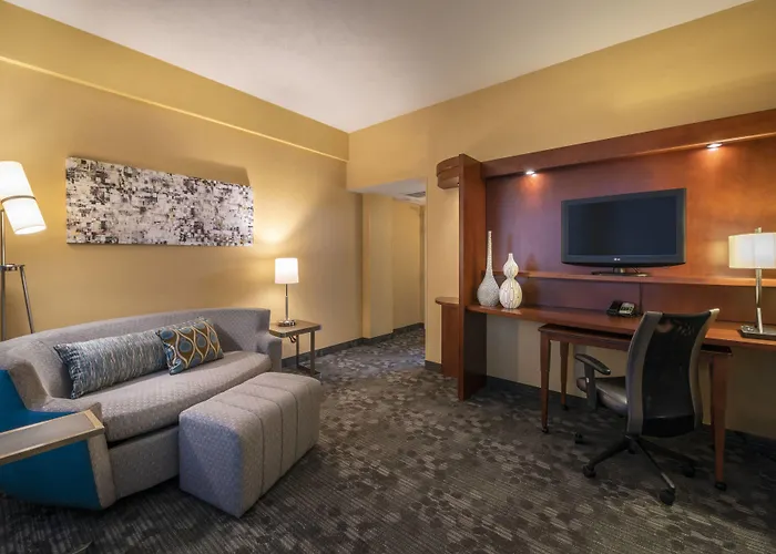 Hotel Courtyard By Marriott Downtown 4*
