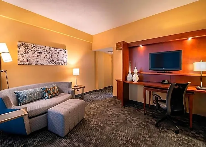 Courtyard By Marriott Downtown Tulsa