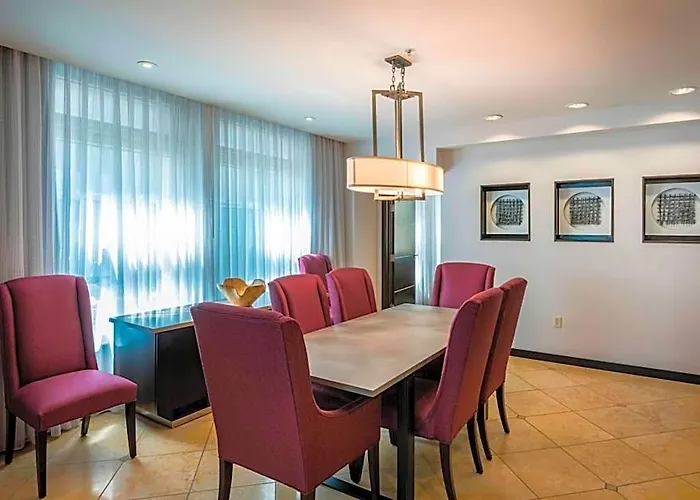 Courtyard By Marriott Downtown Hotel Tulsa